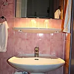La Caravelle מלון ריום
