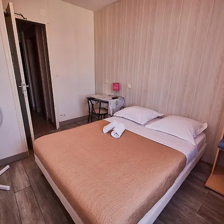 Hotel La Caravelle 2*