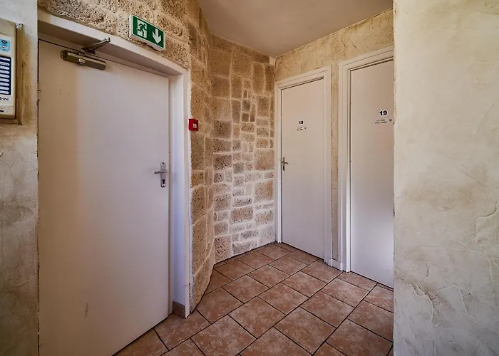 Hotel La Caravelle 2*